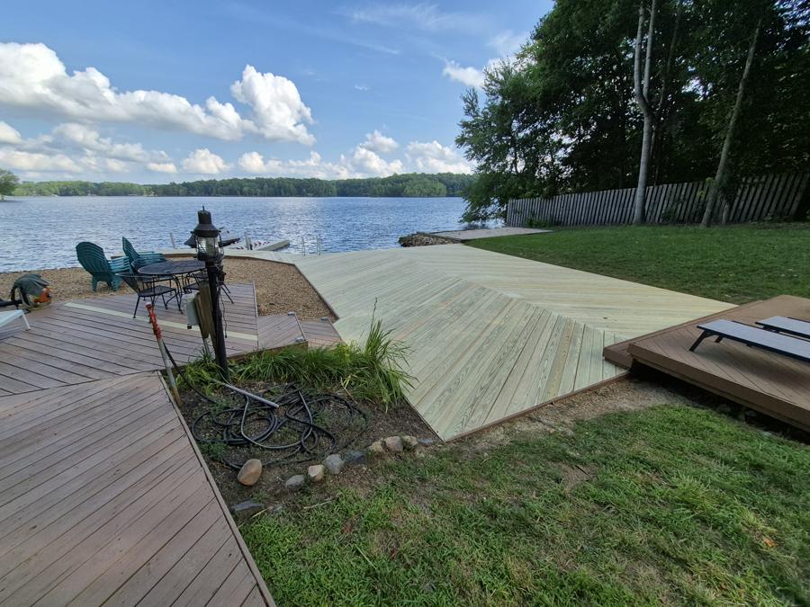 Angled boardwalk along a Lake Anna shoreline